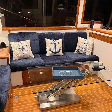 船屋 Carios - Yacht A Quai *