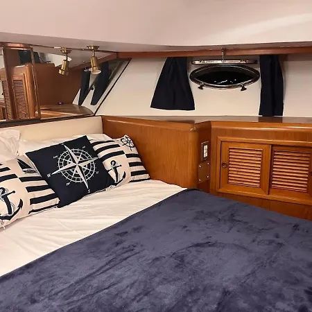 Carios - Yacht A Quai 塞特港