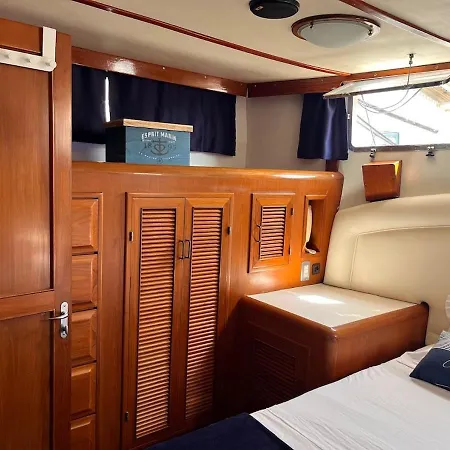 Carios - Yacht A Quai 塞特港